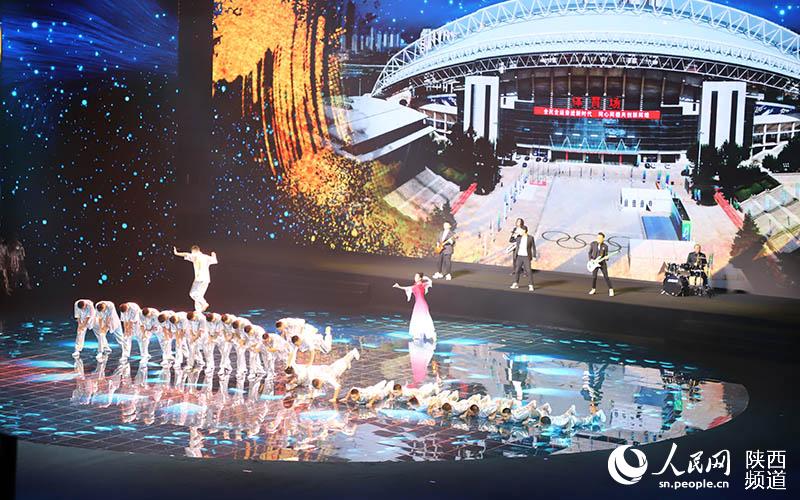 第十四届全国运动会闭幕式现场文体展演。 人民网 邹星摄